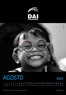 Dai Optical Industries, calendario 2011, agosto - Mario Matera Group